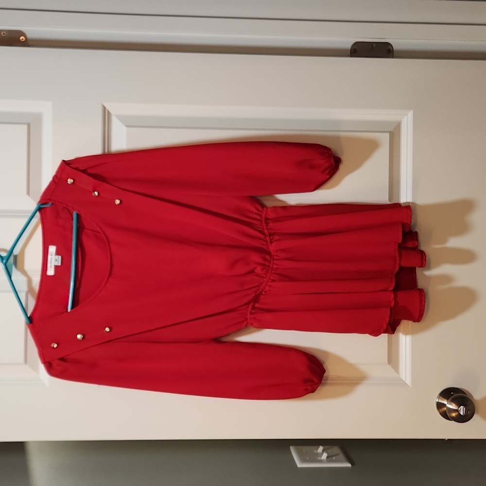 Red 3/4 length top